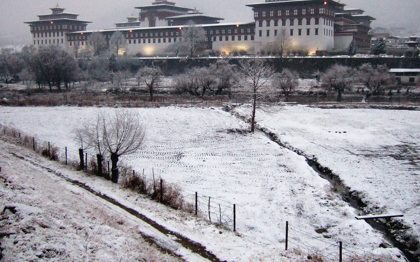Bhutan travel destination — Bhutan travel guide