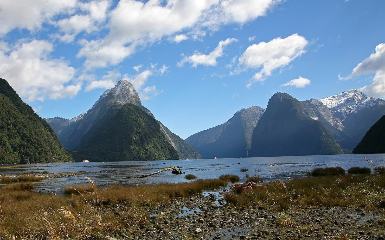 New Zealand travel destination — New Zealand travel guide