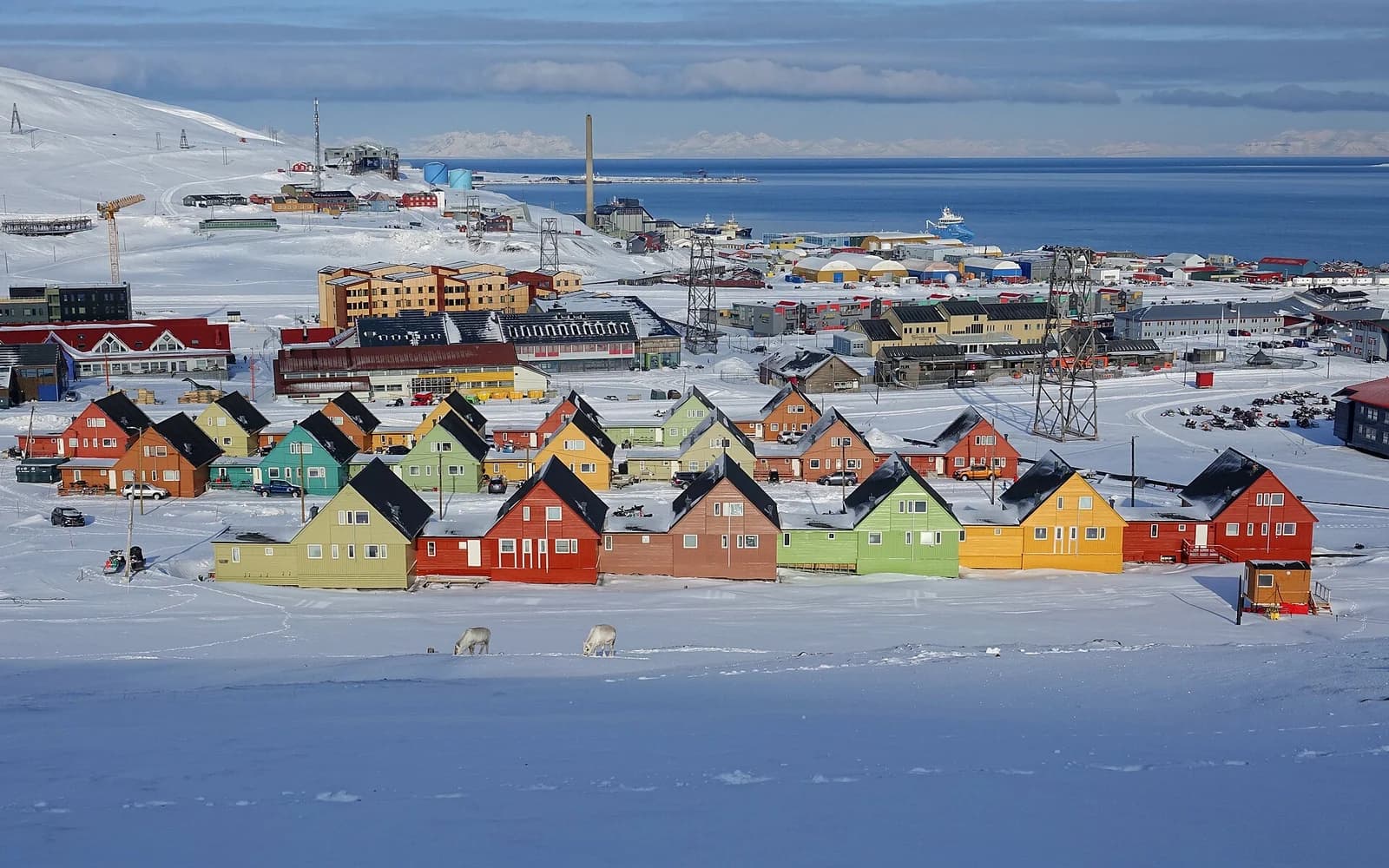 Svalbard and Jan Mayen travel destination — Svalbard and Jan Mayen travel guide