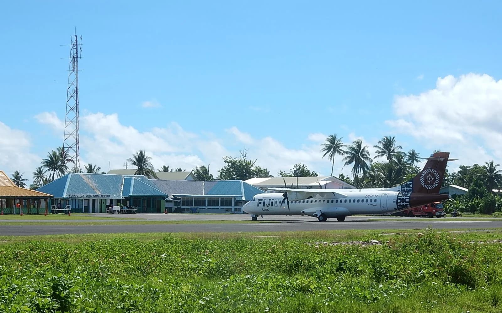 Tuvalu travel destination — Tuvalu travel guide